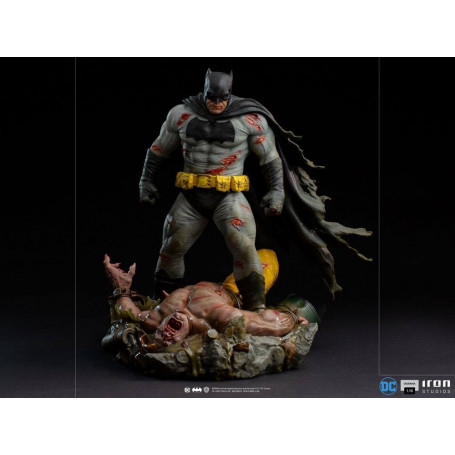 Iron Studios - Batman: Diorama des Dunklen Ritters 1/6