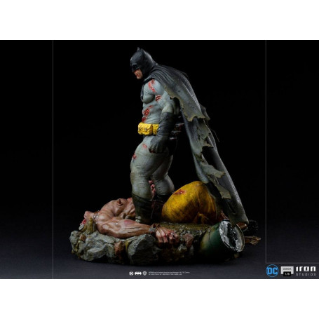 Iron Studios - Batman: Diorama des Dunklen Ritters 1/6