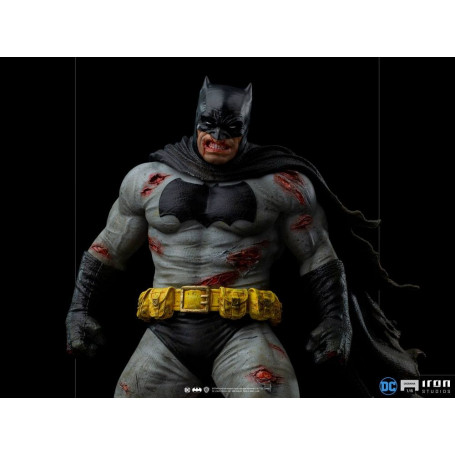 Iron Studios - Batman: Diorama des Dunklen Ritters 1/6