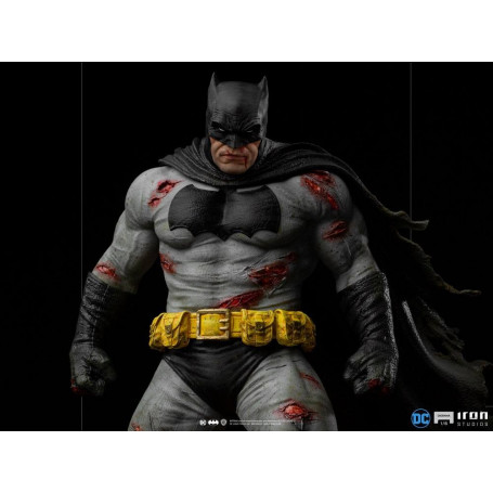 Iron Studios - Batman: Diorama des Dunklen Ritters 1/6
