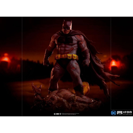 Iron Studios - Batman: Diorama des Dunklen Ritters 1/6