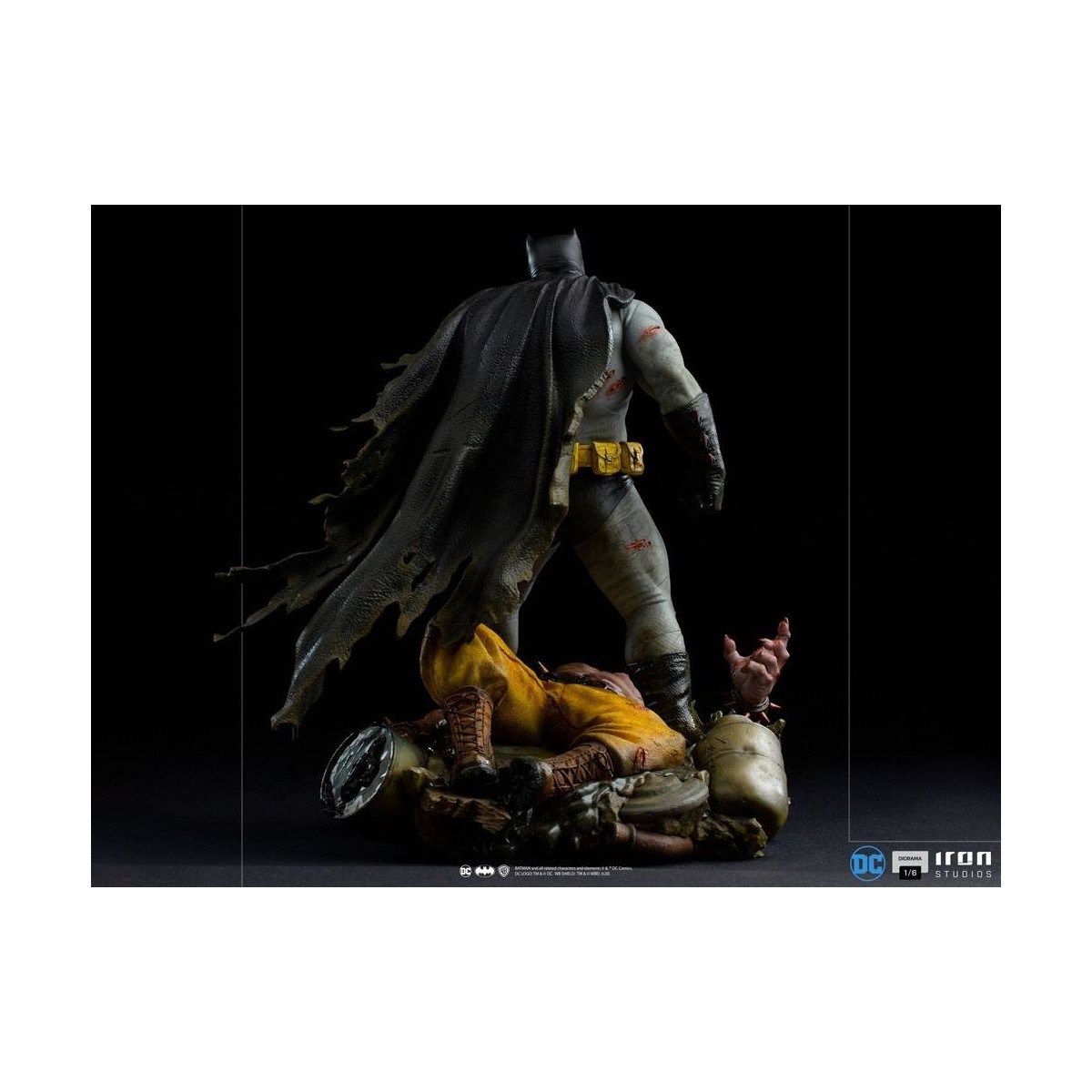 Iron Studios - Batman: Diorama des Dunklen Ritters 1/6