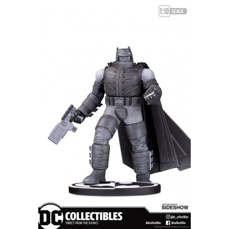 DC Direct Armored Batman Schwarz-Weiß-Statue von Frank Miller