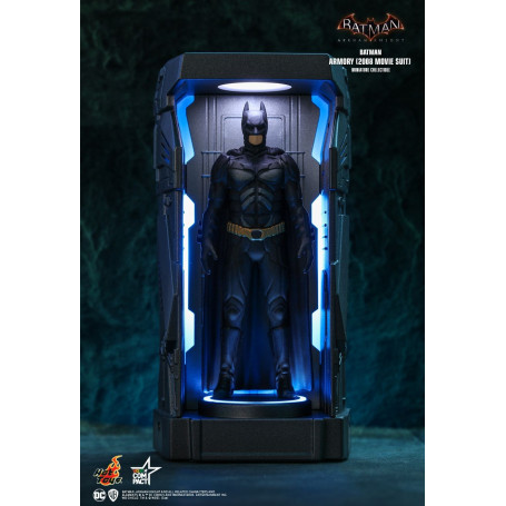 Hot Toys - Batman Nolan (2008) Arkham Knight Armory Miniatur Sammlerstück