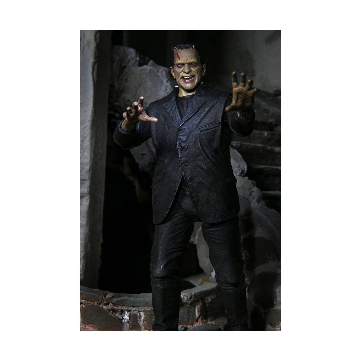 NECA - Ultimate Frankensteins Monster Farbversion - Universal Monsters
