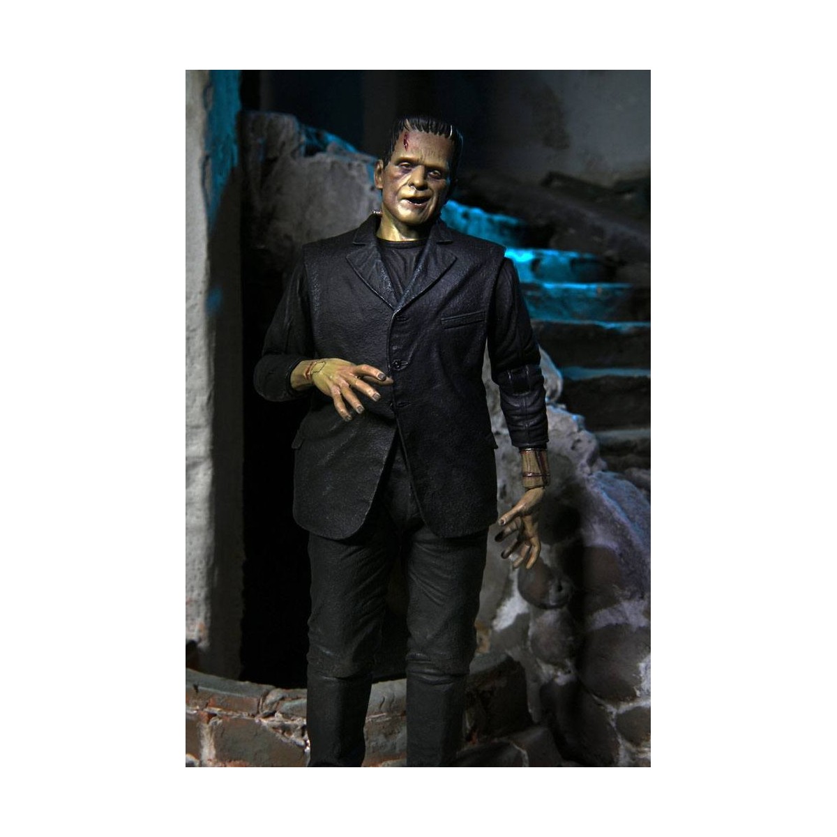 NECA - Ultimate Frankensteins Monster Farbversion - Universal Monsters