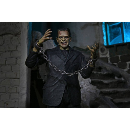 NECA - Ultimate Frankensteins Monster Farbversion - Universal Monsters