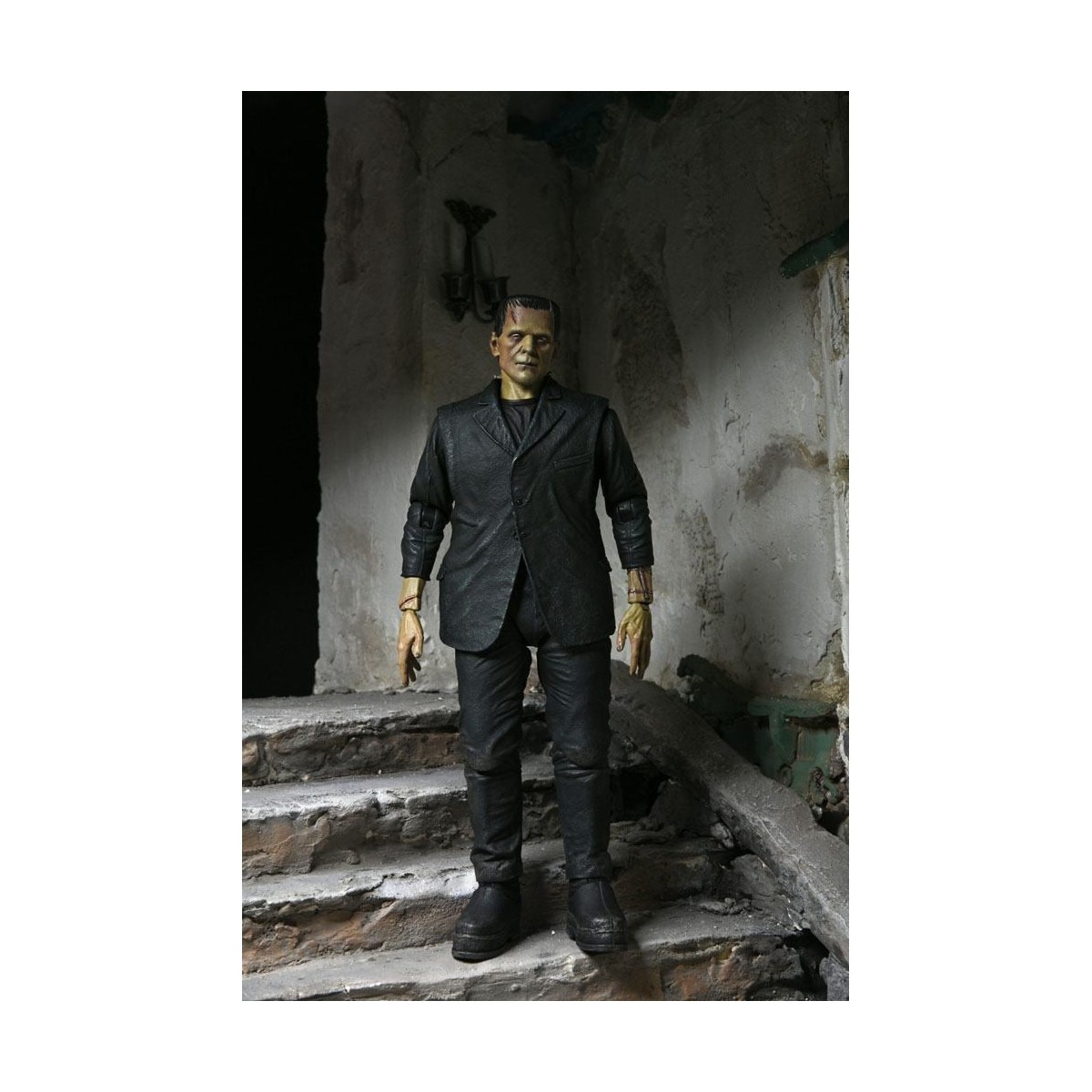 NECA - Ultimate Frankensteins Monster Farbversion - Universal Monsters