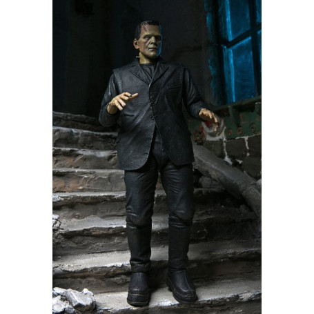 NECA - Ultimate Frankensteins Monster Farbversion - Universal Monsters