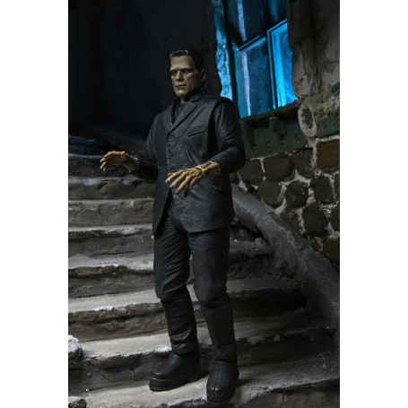 NECA - Ultimate Frankensteins Monster Farbversion - Universal Monsters