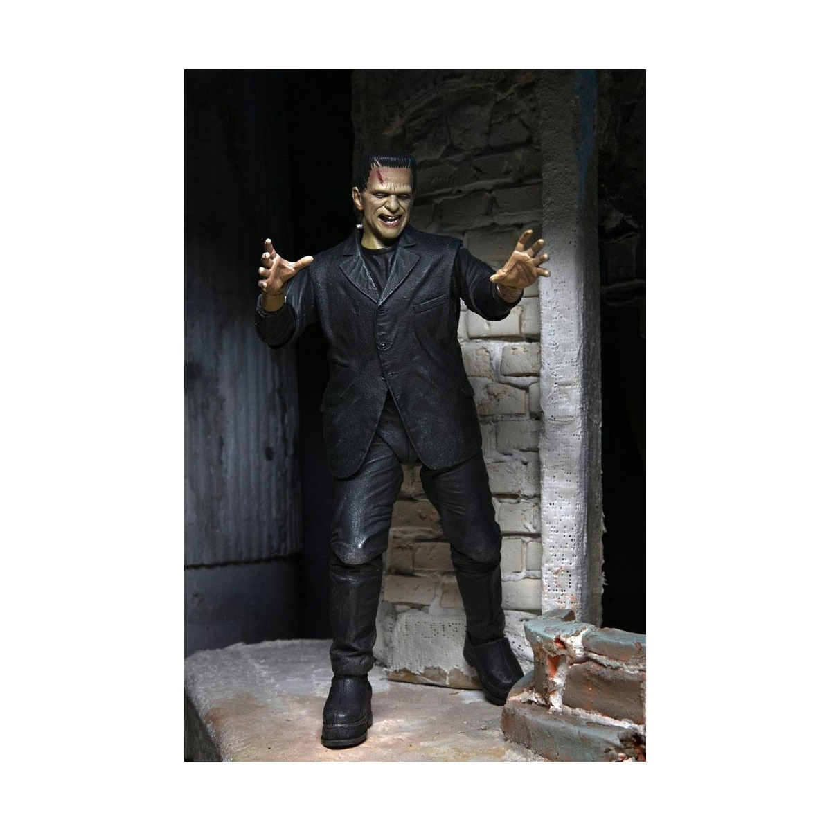 NECA - Ultimate Frankensteins Monster Farbversion - Universal Monsters