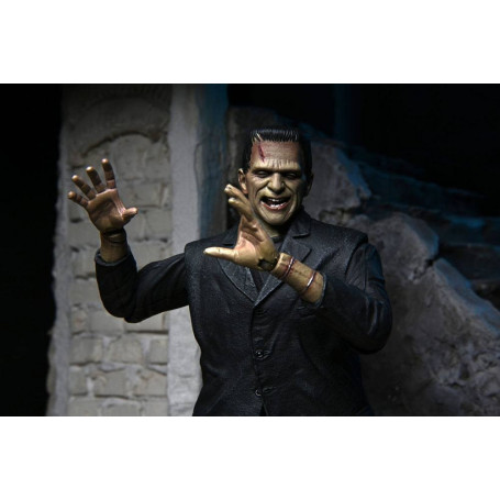 NECA - Ultimate Frankensteins Monster Farbversion - Universal Monsters