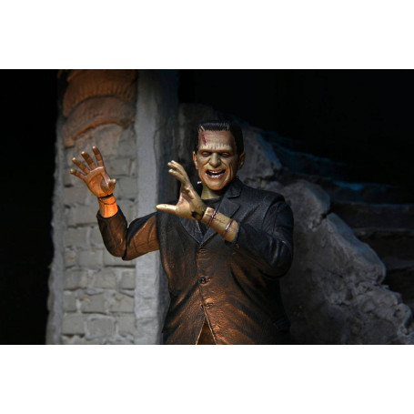 NECA - Ultimate Frankensteins Monster Farbversion - Universal Monsters