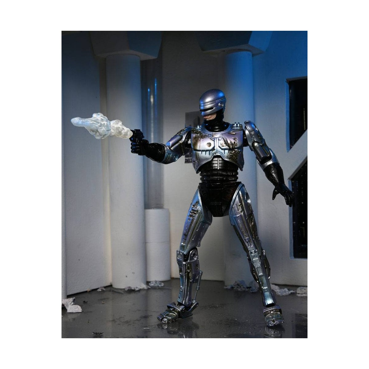 Neca - RoboCop - Ultimate Battle Beschädigter RoboCop mit Stuhl