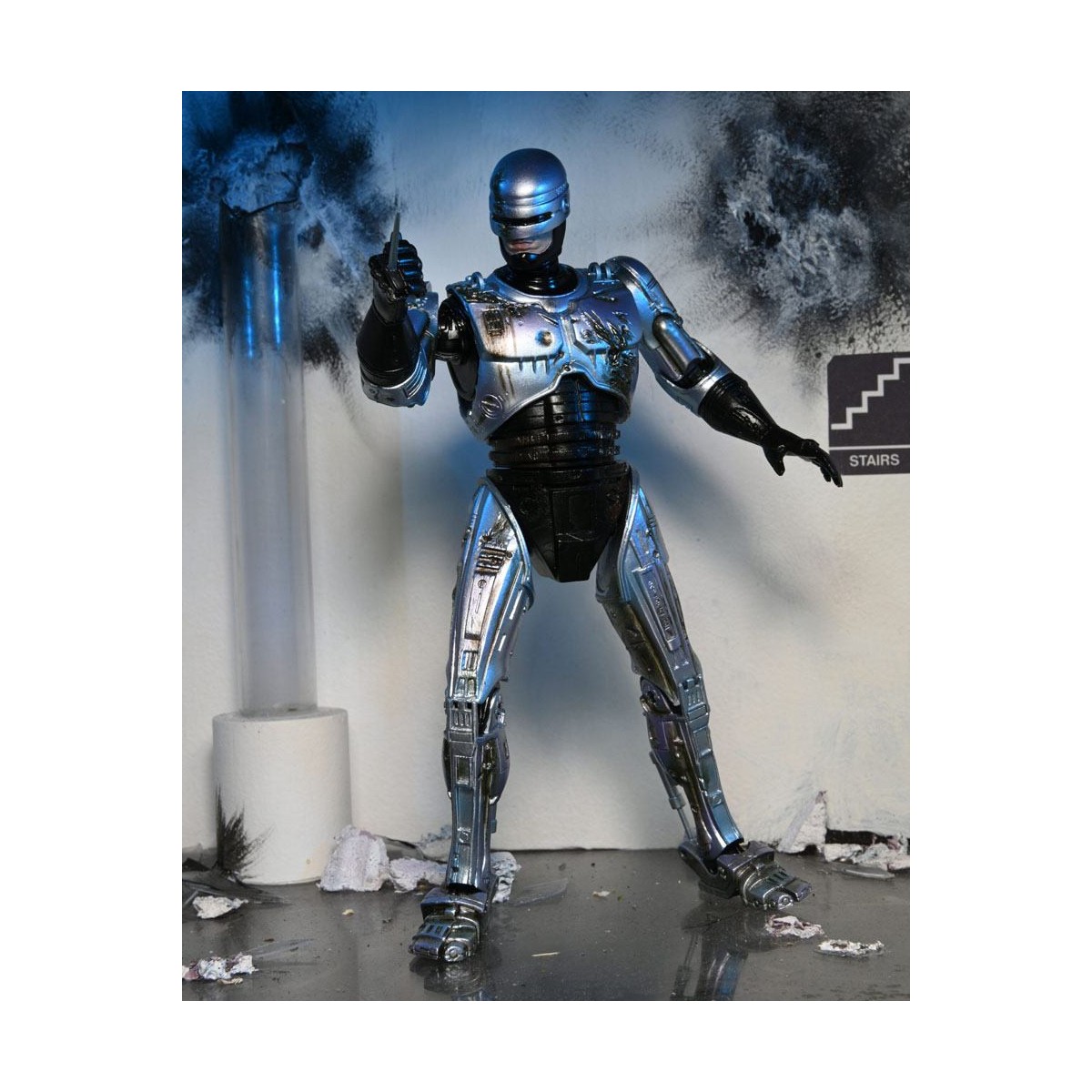 Neca - RoboCop - Ultimate Battle Beschädigter RoboCop mit Stuhl