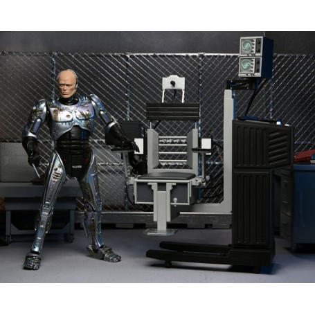 Neca - RoboCop - Ultimate Battle Beschädigter RoboCop mit Stuhl