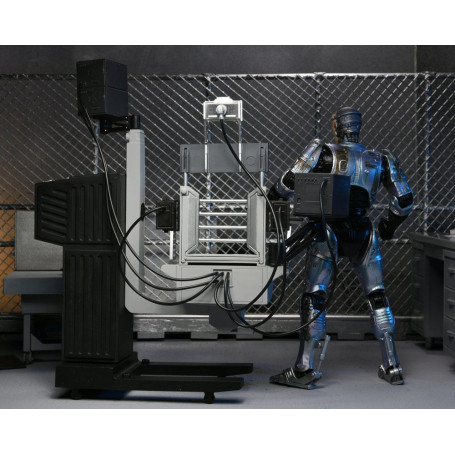 Neca - RoboCop - Ultimate Battle Beschädigter RoboCop mit Stuhl