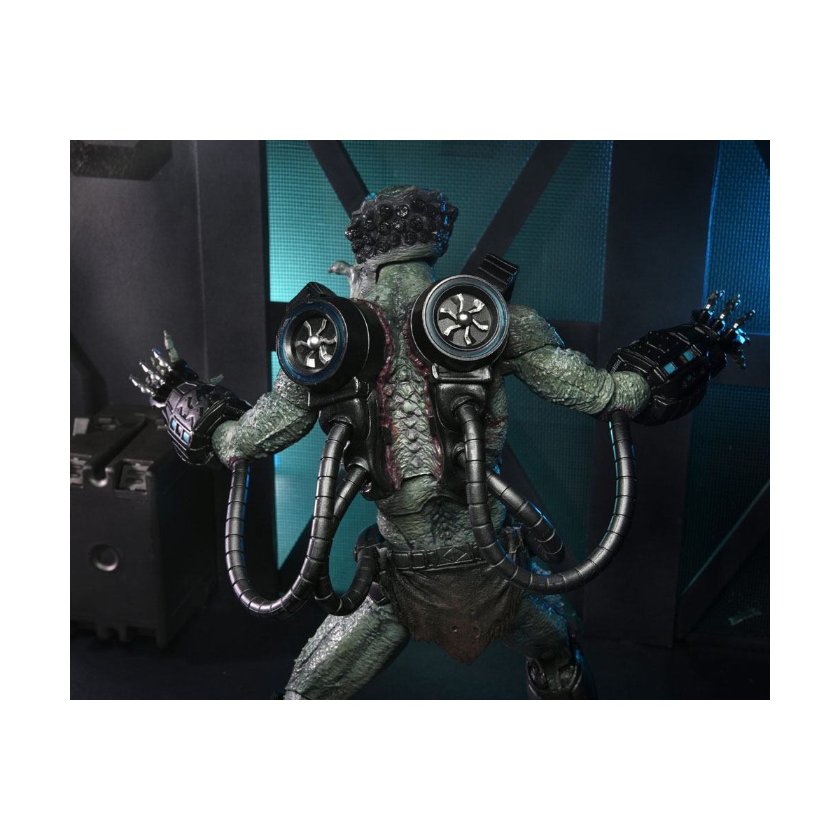 Neca - Ultimate Deluxe Stone Heart - Predator Concrete Jungle
