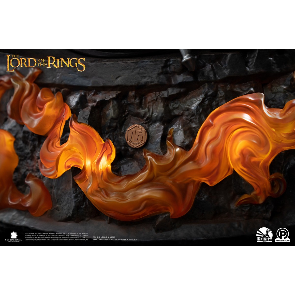 Infinity Studio X Penguin Toys - Gandalf the Grey Ultimate Edition Half Size Statue Master Forge Series- 1/2