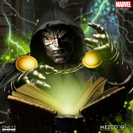Mezco One 12 - Doctor Doom - Doktor Doof