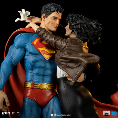 Iron Studios - Superman und Loic Lane Diorama 1/6