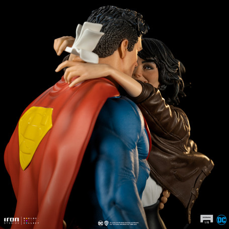 Iron Studios - Superman und Loic Lane Diorama 1/6