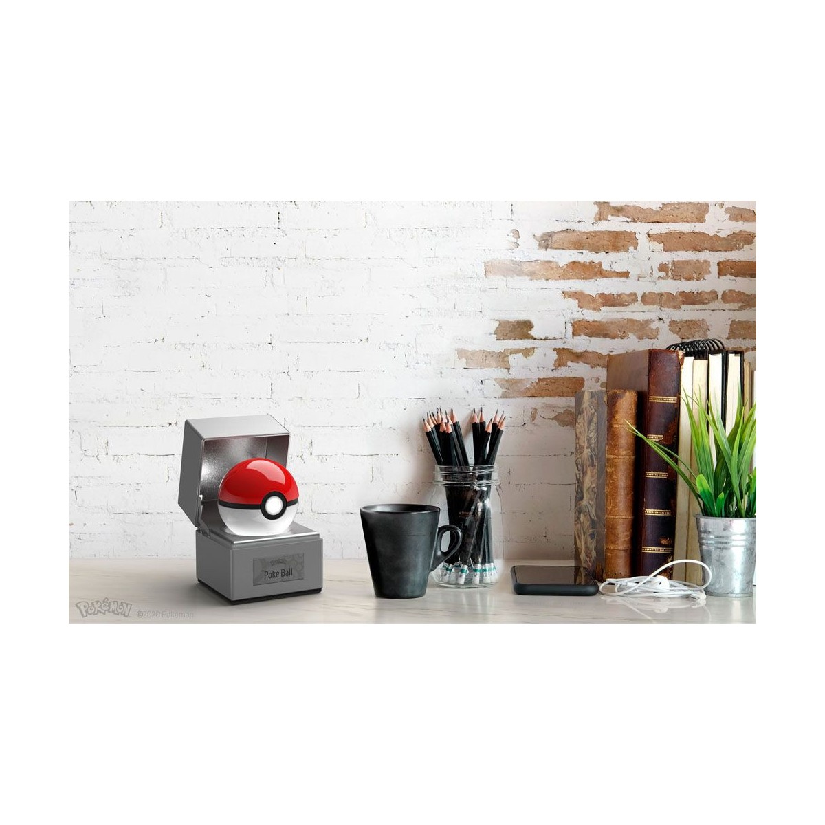 Wand Company - Pokémon Replica Diecast - Pokeball 1/1