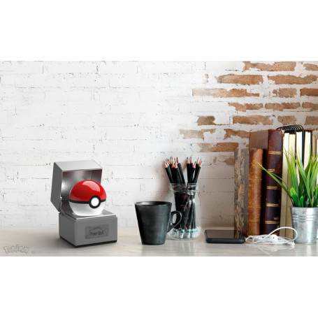 Wand Company - Pokémon Replica Diecast - Pokeball 1/1