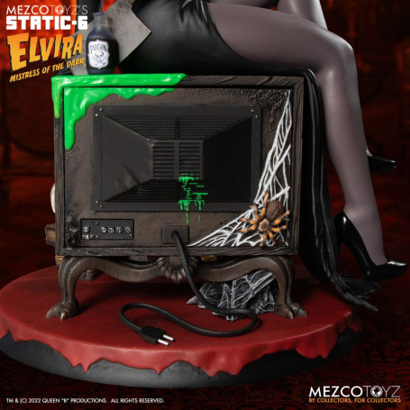 Mezco - Static 6 - Elvira Herrin der Finsternis 1/6 Statue