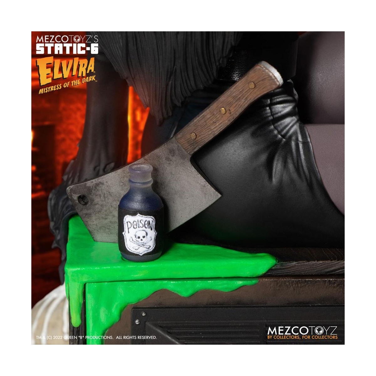 Mezco - Static 6 - Elvira Herrin der Finsternis 1/6 Statue