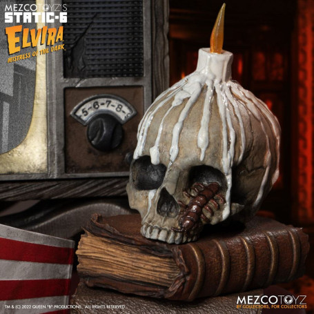 Mezco - Static 6 - Elvira Herrin der Finsternis 1/6 Statue