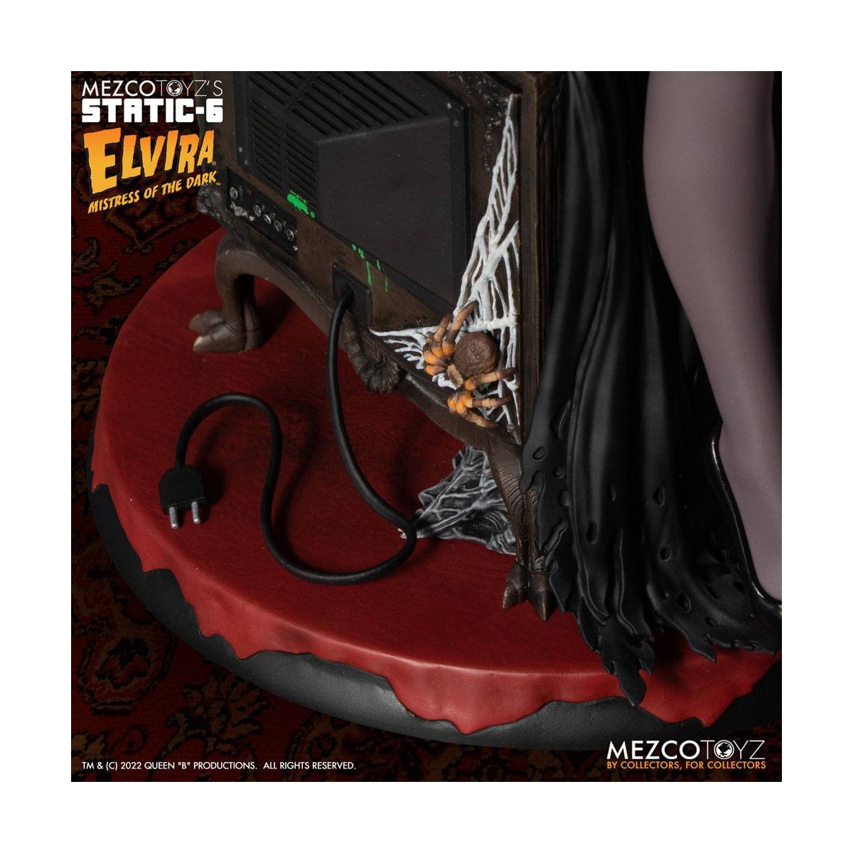 Mezco - Static 6 - Elvira Herrin der Finsternis 1/6 Statue
