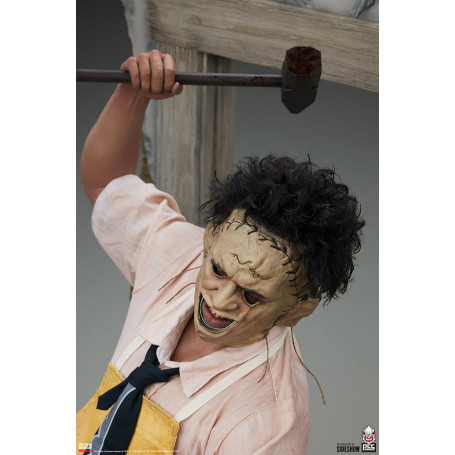 Premium Collectibles Studio - Das Texas Chainsaw Massaker: Leatherface - Der Schlächter 1:3 Scale Statue