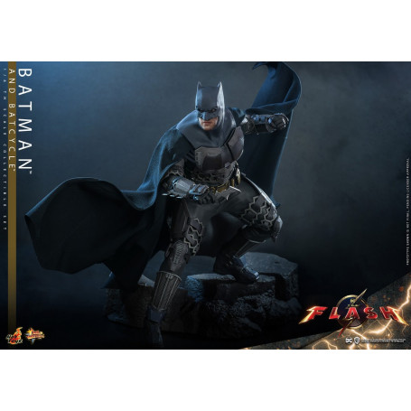 Hot Toys - DC Comics - Batman (Affleck) and Batcycle 1:6 Scale Figure Set The Flash - Movie Masterpiece 1/6