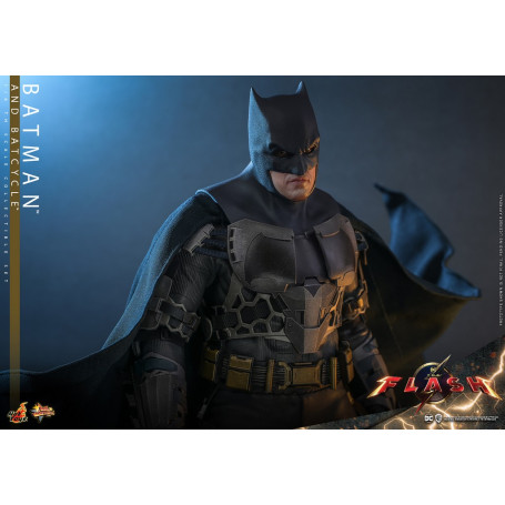 Hot Toys - DC Comics - Batman (Affleck) and Batcycle 1:6 Scale Figure Set The Flash - Movie Masterpiece 1/6