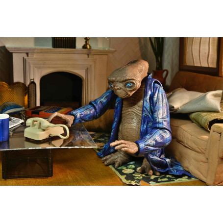 Neca - E.T. The Extra Terrestrial - Ultimate Telepathic E.T.