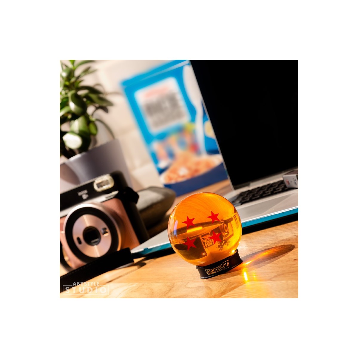 ABYstyle - Dragon Ball Z - DRAGON BALL - Kristallkugel mit 4 Sternen 75 mm + Sockel